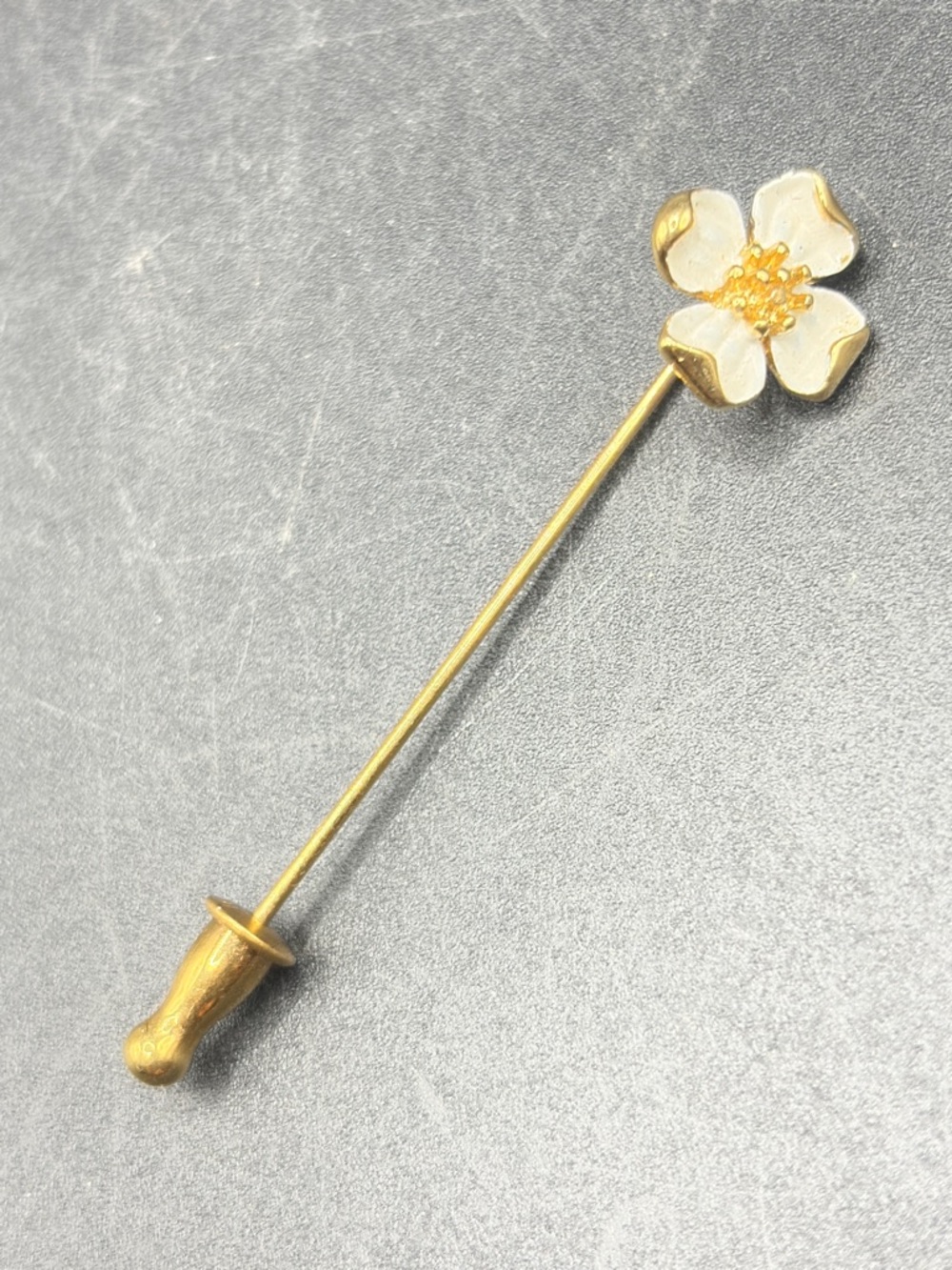 Trifari Vintage Dogwood Flower Gold Tn Metal Enamel Floral Stick Hat Pin Brooch